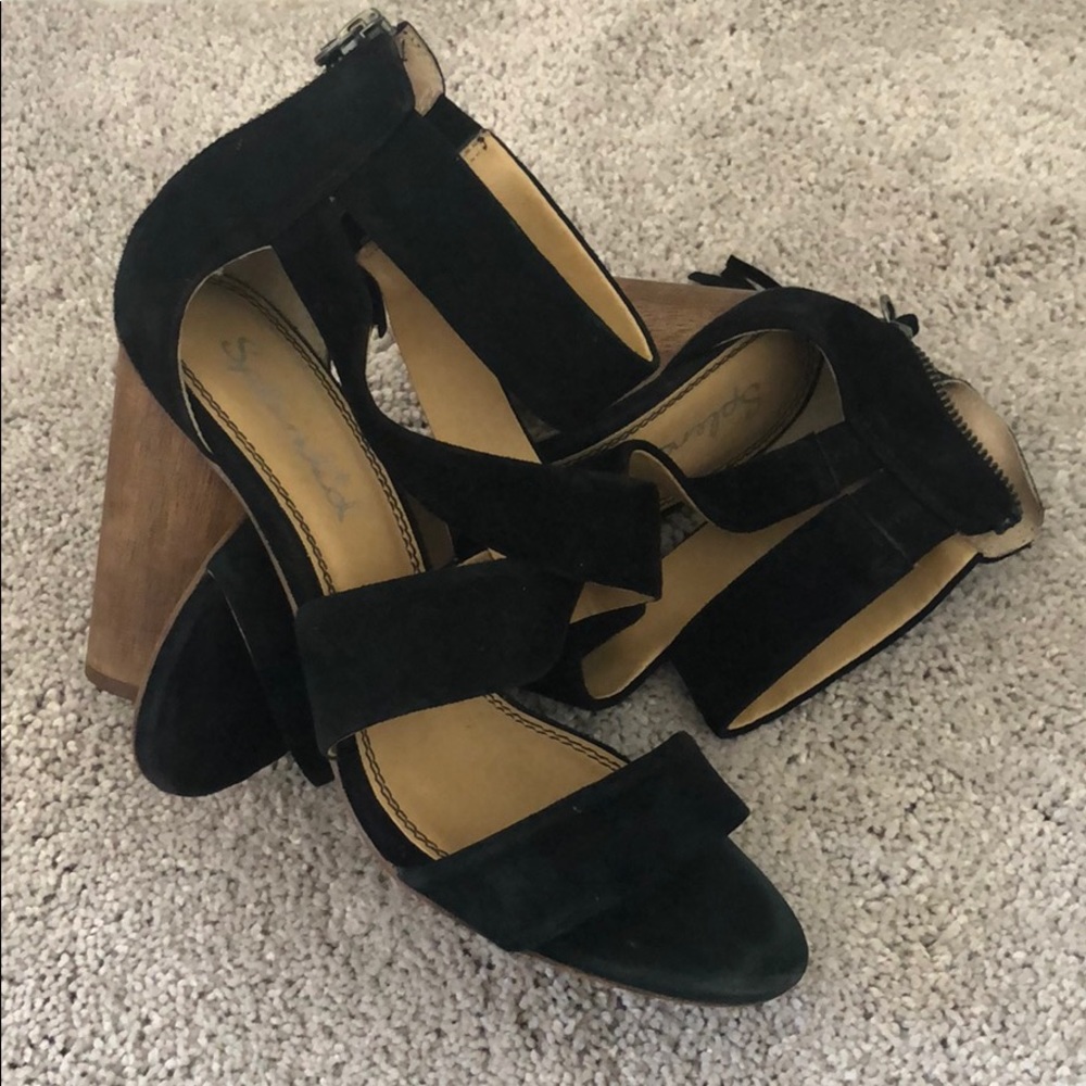 Sandal